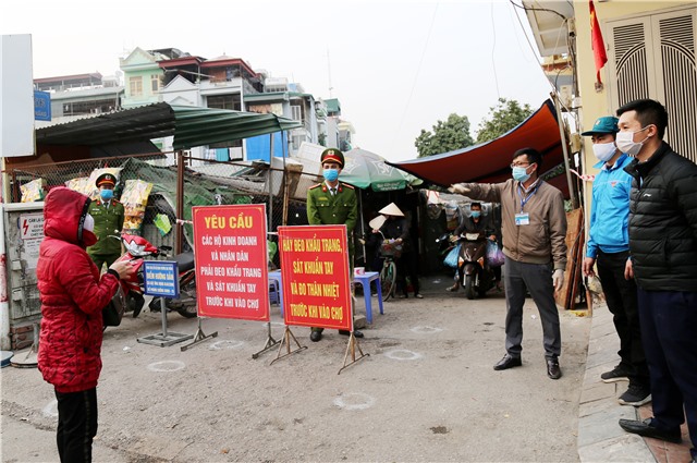 Phong tỏa toàn bộ chợ và nơi sinh sống trường hợp nghi nhiễm Covid 19 mới phát sinh trên địa bàn phường Cao Thắng
