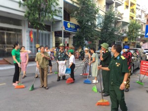 UBND phường Cao Thắng tổ chức cao điểm tổng vệ sinh môi trường và trật tự đô thị trên địa bàn phường