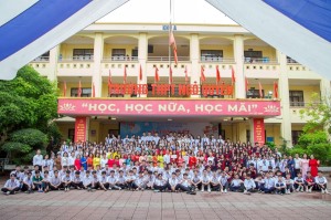 Trường THPT Ngô Quyền, thành phố Hạ Long tổ chức Lễ tổng kết năm học 2022 - 2023 và trưởng thành cho học sinh khối 12 hoàn thành chương trình phổ thông