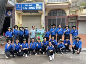 Đoàn Thanh niên phường Cao Thắng tổ chức ra quân thực hiện công trình vẽ tranh bốt điện tại tuyến đường Kênh Liêm, đường 336, đường Cao Thắng.