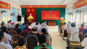Đảng uỷ phường Cao Thắng tổ chức Lễ trao tặng huy hiệu Đảng đợt 02/9/2023.