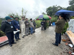 PHƯỜNG CAO THẮNG TIẾN HÀNH CƯỠNG CHẾ, THÁO DỠ CÔNG TRÌNH XÂY DỰNG TRÁI PHÉP